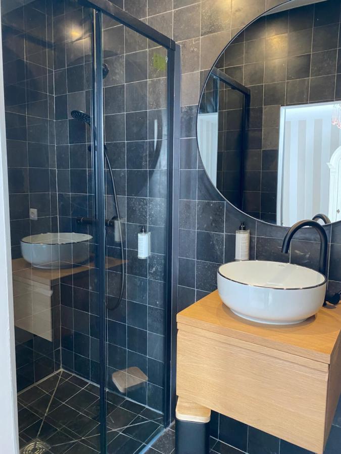 La Thebauderie Hotel Montfort l'Amaury Bagian luar foto