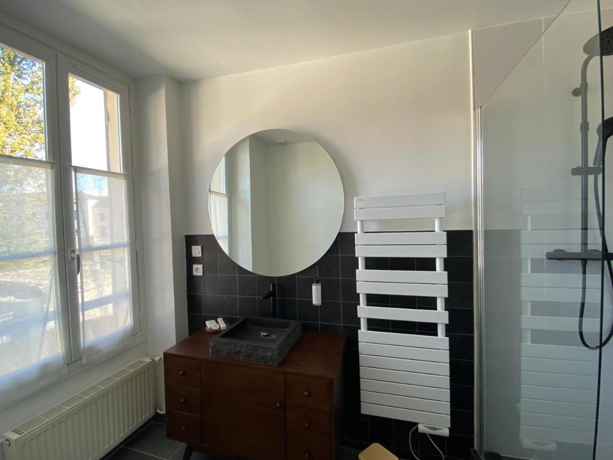La Thebauderie Hotel Montfort l'Amaury Bagian luar foto
